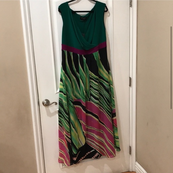 IGIGI by couture plus size dress size 14/16 - Picture 3 of 16